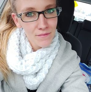 Meet your Posher, Cassandra